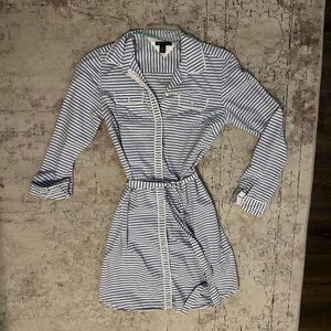 Tommy Hilfiger button down shirt dress with belt. Size S.